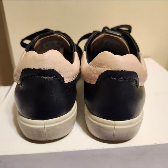 ECCO Danish Design Black Leather Lace Up Sneakers Womens 7/38 EU Ret. $165 - Picture 6 of 9